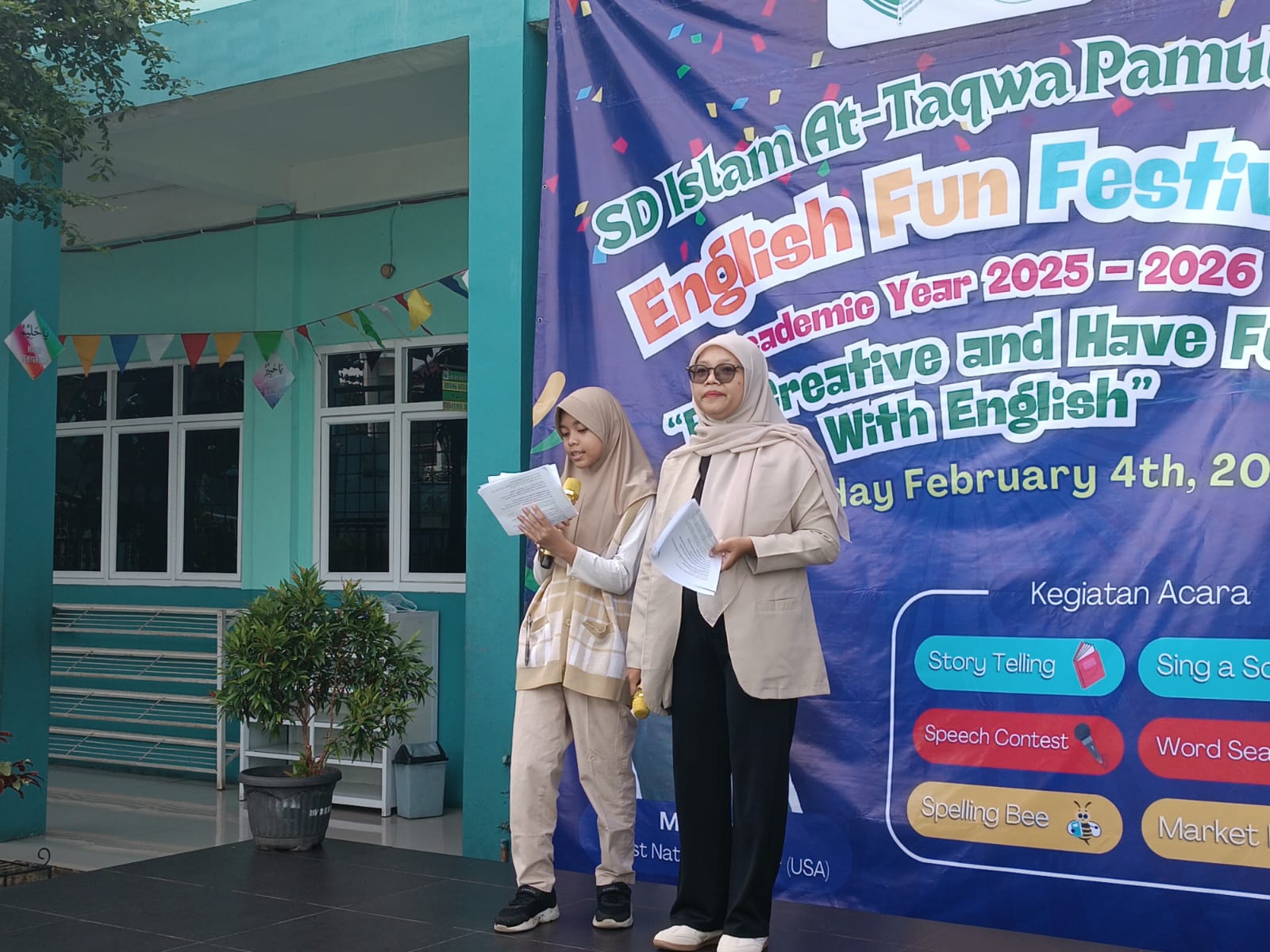 Serunya English Fun Festival di SD Islam At-Taqwa: Belajar Bahasa Inggris Langsung dari Native Speaker! Serunya English Fun Festival di SD Islam At-Taqwa: Belajar Bahasa Inggris Langsung dari Native Speaker!