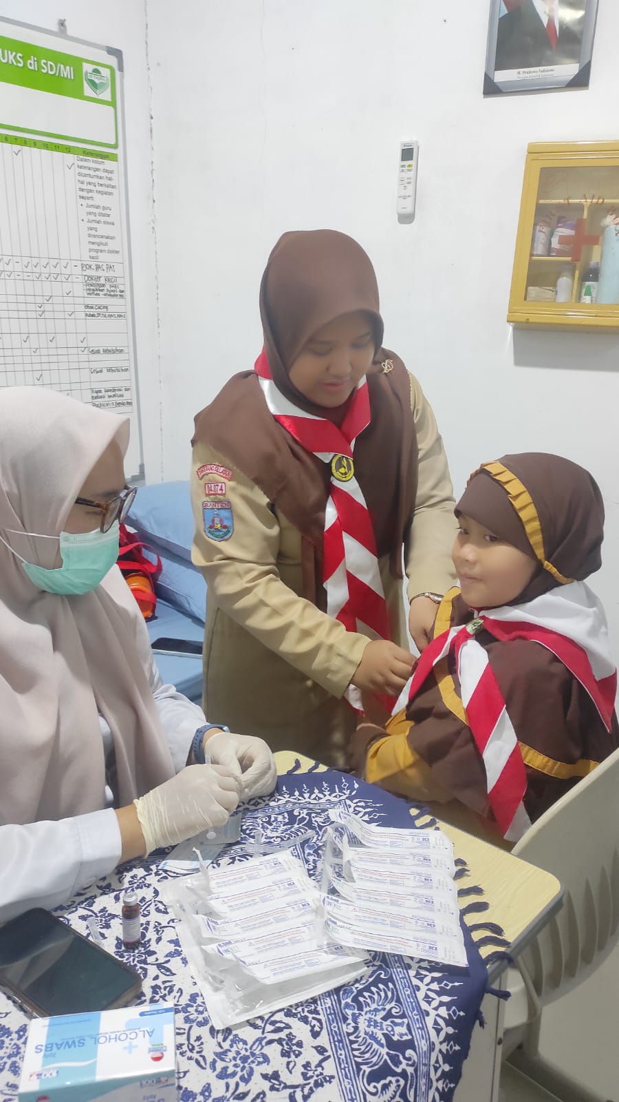 Pelaksanaan BIAS (Bulan Imunisasi Anak Sekolah) untuk Siswa Kelas 1 dan Kelas 5 Pelaksanaan BIAS (Bulan Imunisasi Anak Sekolah) untuk Siswa Kelas 1 dan Kelas 5